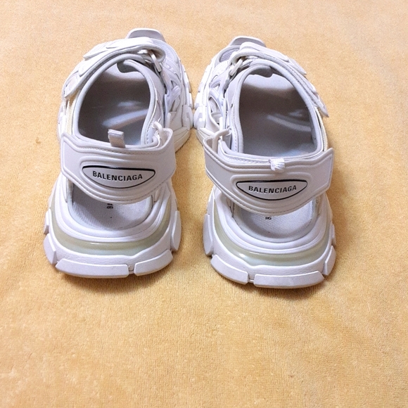 Balenciaga track sandals- very clean and good condition 👌 Unisex ‼️Authentic ‼️ - Picture 3 of 16